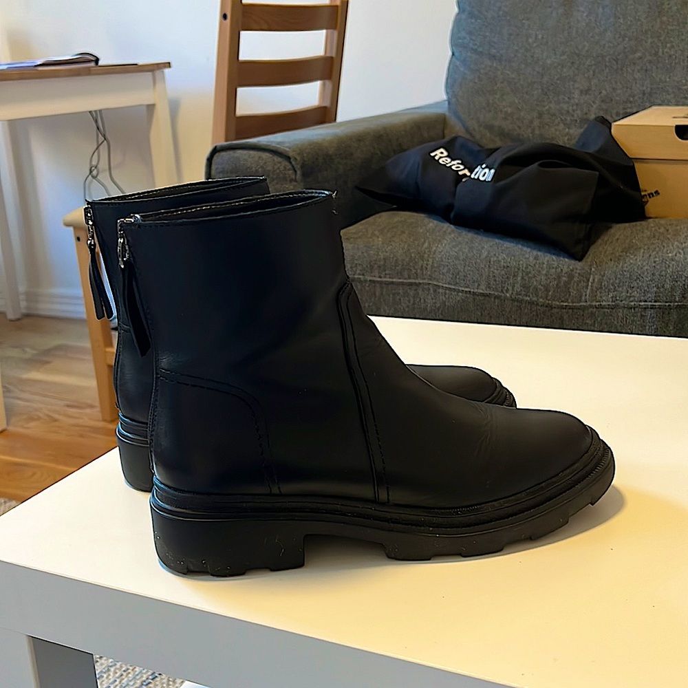 Naturalizer Joelle Boots in Black (Size 9, worn once)